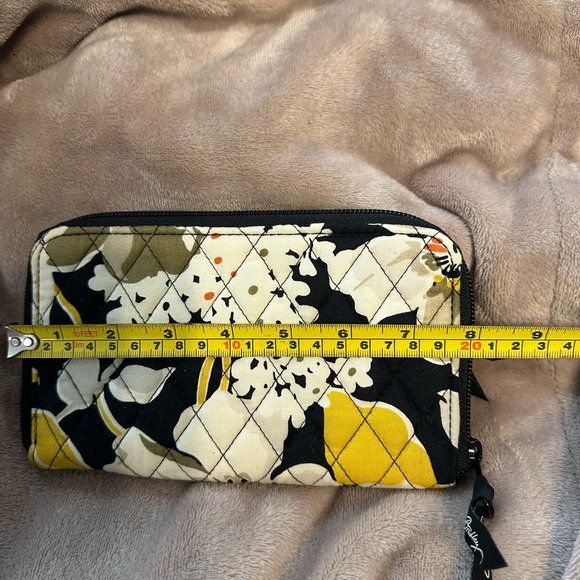 Vera Bradley quilted cotton zip-around wallet in "Dogwood" floral pattern - Picture 5 of 8